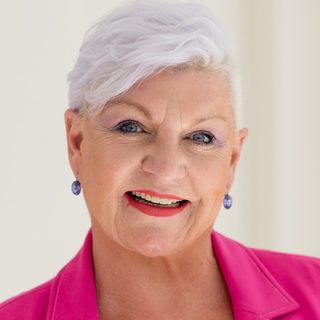 Iris Gordelik, Executive Search & Networking